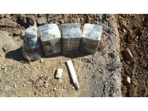 Bitlis'te toprağa gömülü 100 kilogramlık patlayıcı imha edildi
