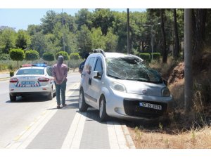 Virajı alamayan sürücü kaza yaptı