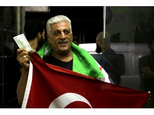 Suriyelilerden Türk lirasına destek