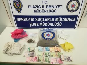 5 şüpheli uyuşturucuyu gömerken yakalandı