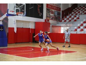 “Bayraklı’nın perileri” yeni sezona hazırlanıyor