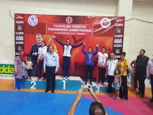 Fatma Arslan 2 bin 600 sporcunun katıldığı şampiyonada 2. oldu