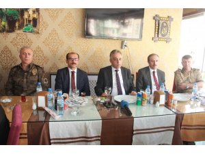 Vali Toprak, Çukurcalı muhtarlarla bir araya geldi