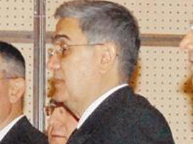 Parlak sicilli tümamiralden sürpriz istifa