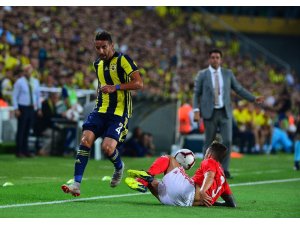 UEFA Şampiyonlar Ligi 3. Ön Eleme: Fenerbahçe: 1 - Benfica: 1 (İlk yarı)