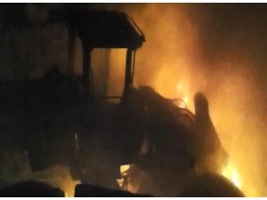 PKK 13 aracı ateşe verdi...Olay yerine giden zırhlı araca EYP’’li saldırı: 2 asker yaralandı