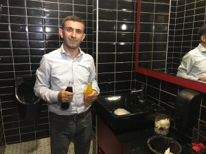 Amerikan ve İsrail içeceklerini döküp, işletmeye sokmama kararı aldılar