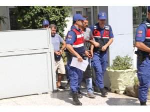 Yok böyle hırsızlık: Fabrikanın duvarını deldiler