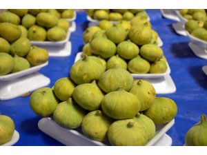 Tezgahların ilk inciri el yakıyor