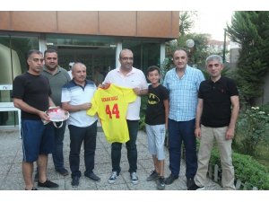 TSYD’den işadamı Kalı’ya forma