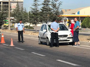 Yolun karşısına geçerken otomobil çarpan yaşlı adam öldü