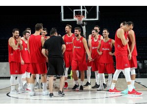 A Milli Erkek Basketbol Takımı, Karadağ maçı hazırlıklarına başladı