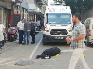 Katil zanlısı vurduğu kişinin nabzını kontrol ettikten sonra kayıplara karıştı