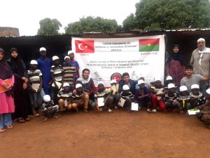 Dost Eli’nden Burkina Faso’ya yardım