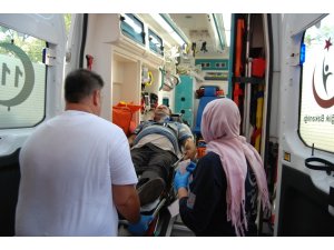 Tarım işçilerini taşıyan minibüs devrildi: 12 yaralı