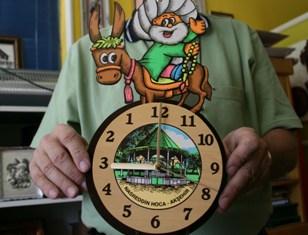 Tersine işliyor ama zamanı doğru gösteriyor