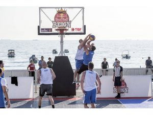 Kuşadası’nda basketbol şöleni