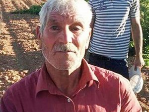 Devrilen traktörün altında kalan çiftçi öldü