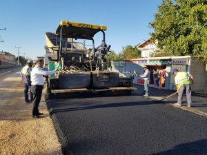 Ilgın'nda Menderes Caddesi asfaltlanıyor