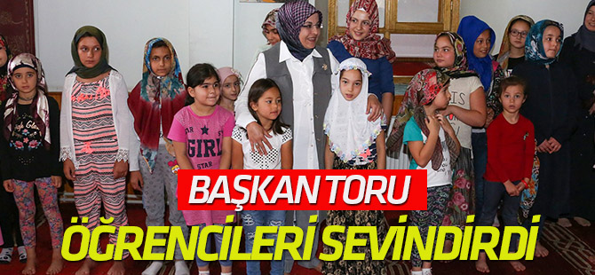 Başkan Toru, Kur’an kursu öğrencilerini sevindirdi