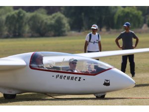 Uçaklar "İnönü halkı" için kalktı