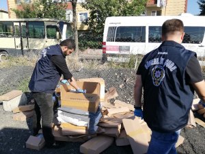 Avcılar’da bir tıra sahte parfüm operasyonu