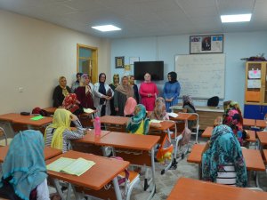 Karatay Kadın Meclisi Gaziosmanpaşa Kız Kuran Kursu'nu ziyaret etti