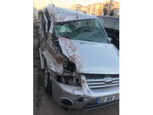 Tanker ile hafif ticari araç çarpıştı: 1 yaralı