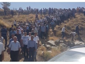 Van’daki feci kazada hayatını kaybeden 3 kişi Hakkari’de toprağa verildi