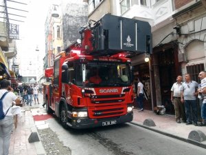 Taksim’de yangın paniği