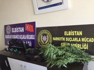 Elbistan polisinden tarihi eser ve uyuşturucu operasyonu