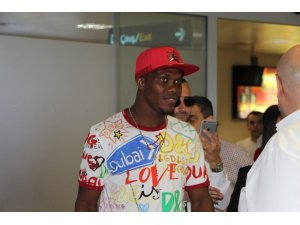 Trabzonspor’un yeni transferi Nwakaeme Trabzon’a geldi