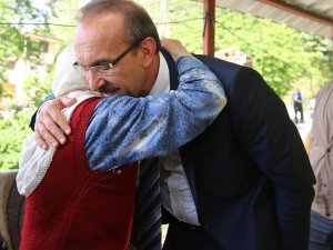 Afetzede yoksul ailelerin de bayramda yüzü gülecek