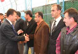 Belediye personeli iftar çadırında