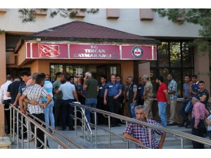 GÜNCELLEME 4 - Erzincan'da kaymakamlıkta silahlı saldırı: 5 ölü, 2 yaralı