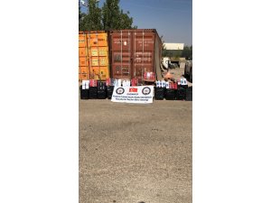 İki ayrı depoya baskında 19 bin 7o paket gümrük kaçağı sigara el geçirildi