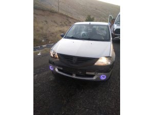 Lastiği patlayan otomobil kaza yaptı: 4 yaralı