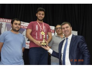 Satranç turnuvasına 255 sporcu katıldı.