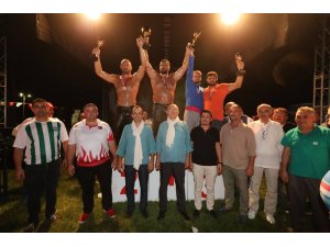 Şile’de Başpehlivan Recep Kara oldu