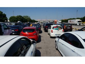 Kapıkule'de dönüş yoğunluğu