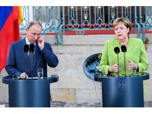 Merkel ile Putin görüştü