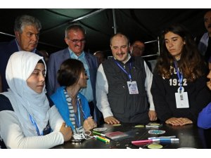 Bakan Varank: "Gençlere bilimi sevdirmeye çalışacağız"
