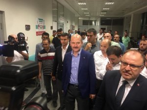 İçişleri Bakanı Soylu hastanede yaralıları ziyaret etti