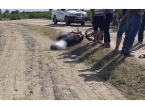 Direksiyon hakimiyetini kaybeden motosiklet sürücüsü yola düşerek öldü
