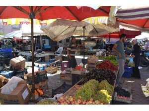 Afyonkarahisar’da meyve sebze fiyatlarında yüzler gülüyor