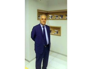 Emekli polis evinin önünde silahlı vurularak öldürüldü