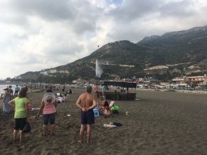 Yangın deniz keyfini bozmadı