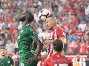 Konyaspor "TL" simgeli formayla çıktı