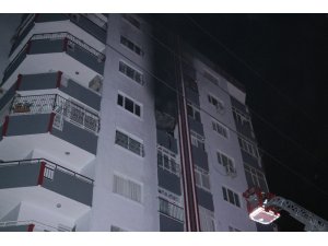 Yangında mahsur kalan anne ve çocukları kurtarıldı