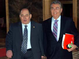 CHP, askere sivil yargılamayı dava etti